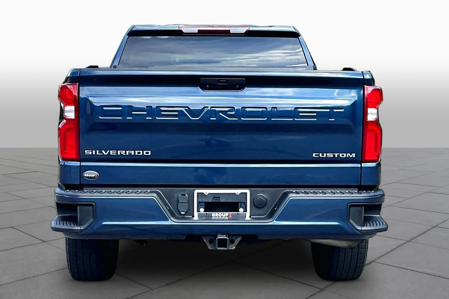 Used 2022 Northsky Blue Metallic Chevrolet Custom image 5