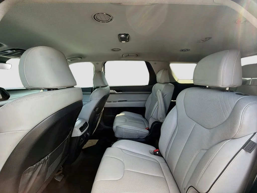 Used 2025 White Hyundai SEL image 26