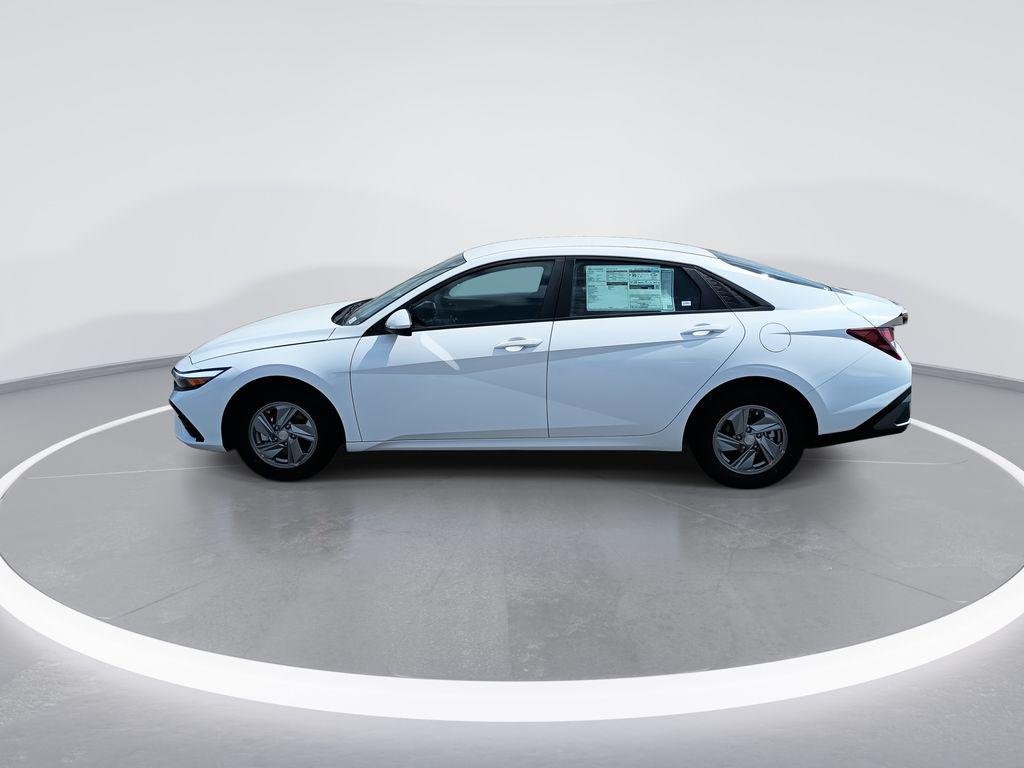 New 2026 White Hyundai SE image 5