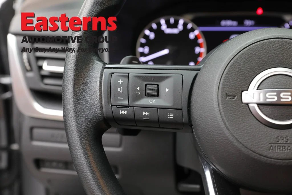 Used 2023 Gray Nissan S image 14