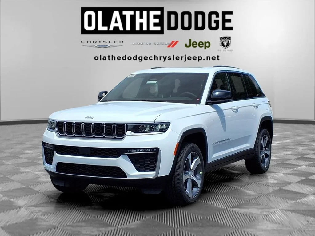 New 2026 Diamond Black Crystal Pearl-Coat Exterior Paint Jeep Limited image 1