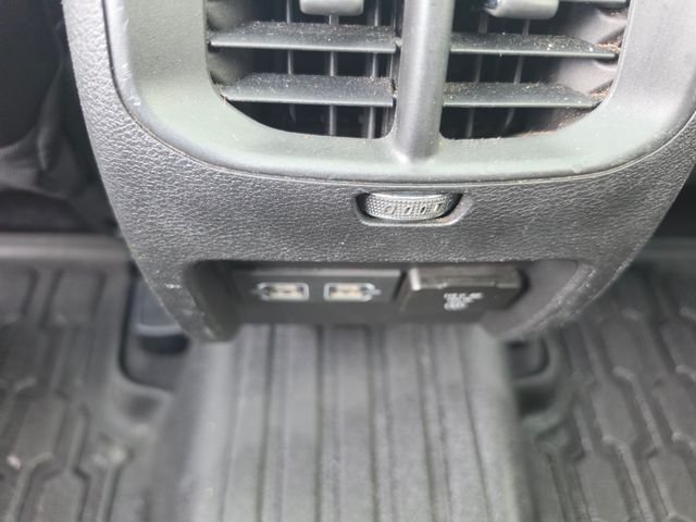 Used 2022 White Jeep Limited image 10