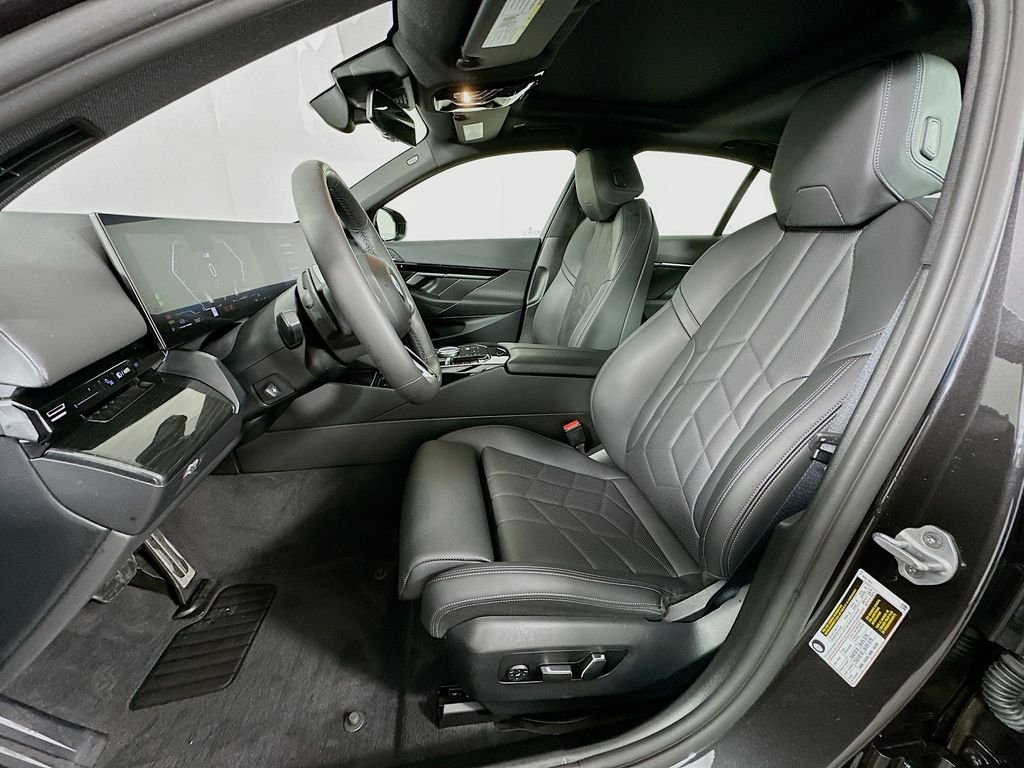 2025 BMW 5 Series 530i - Photo 21