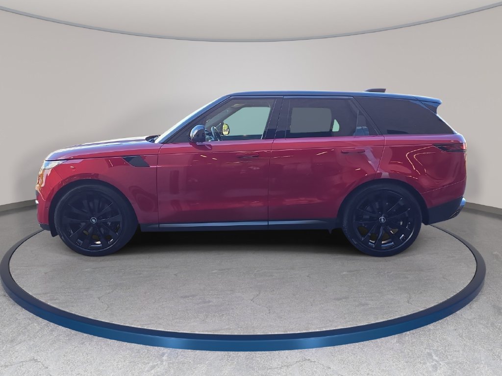 Used 2025 Red Land Rover SE image 9