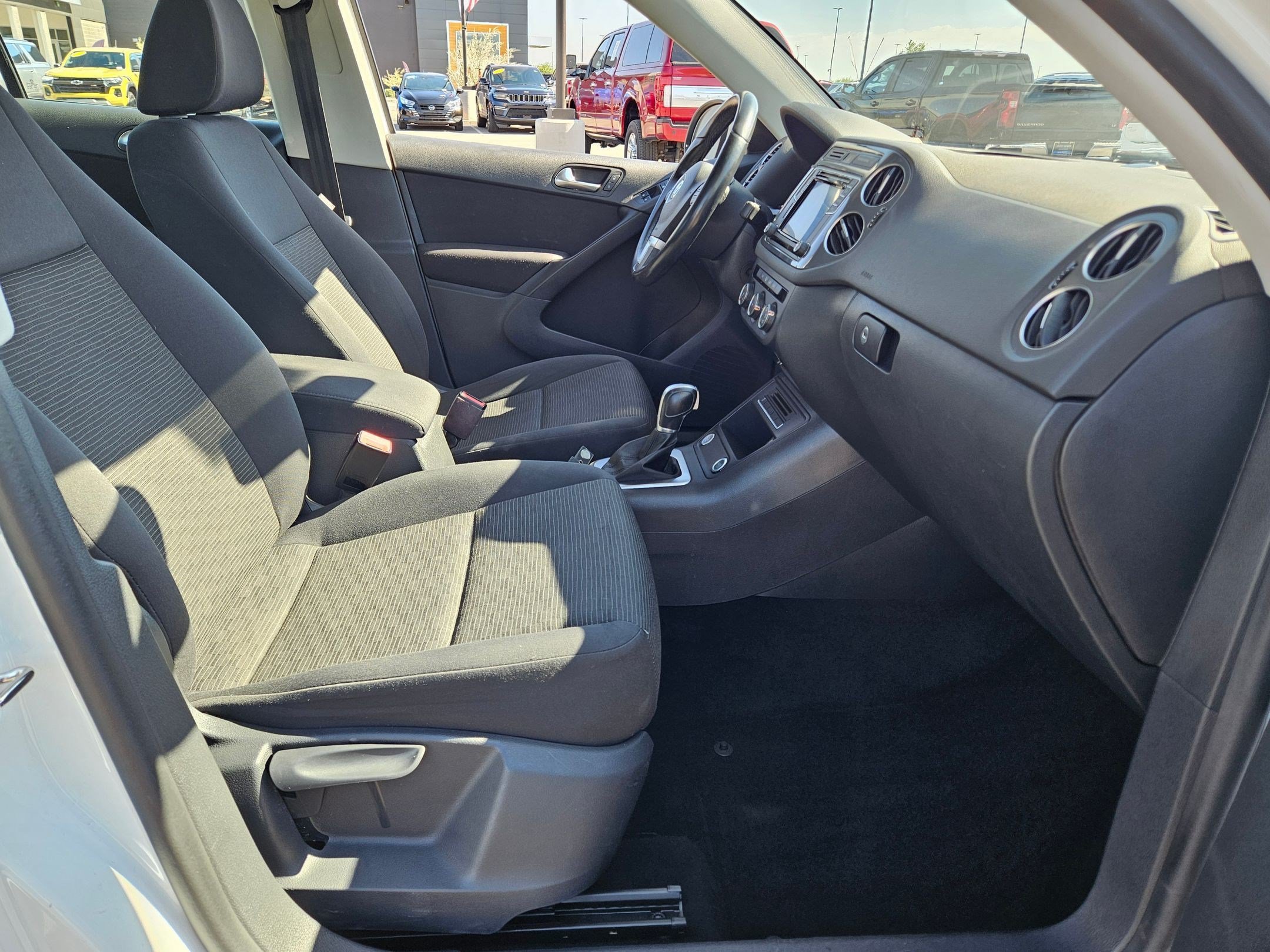 Certified Used 2017 White Volkswagen 2.0T image 26