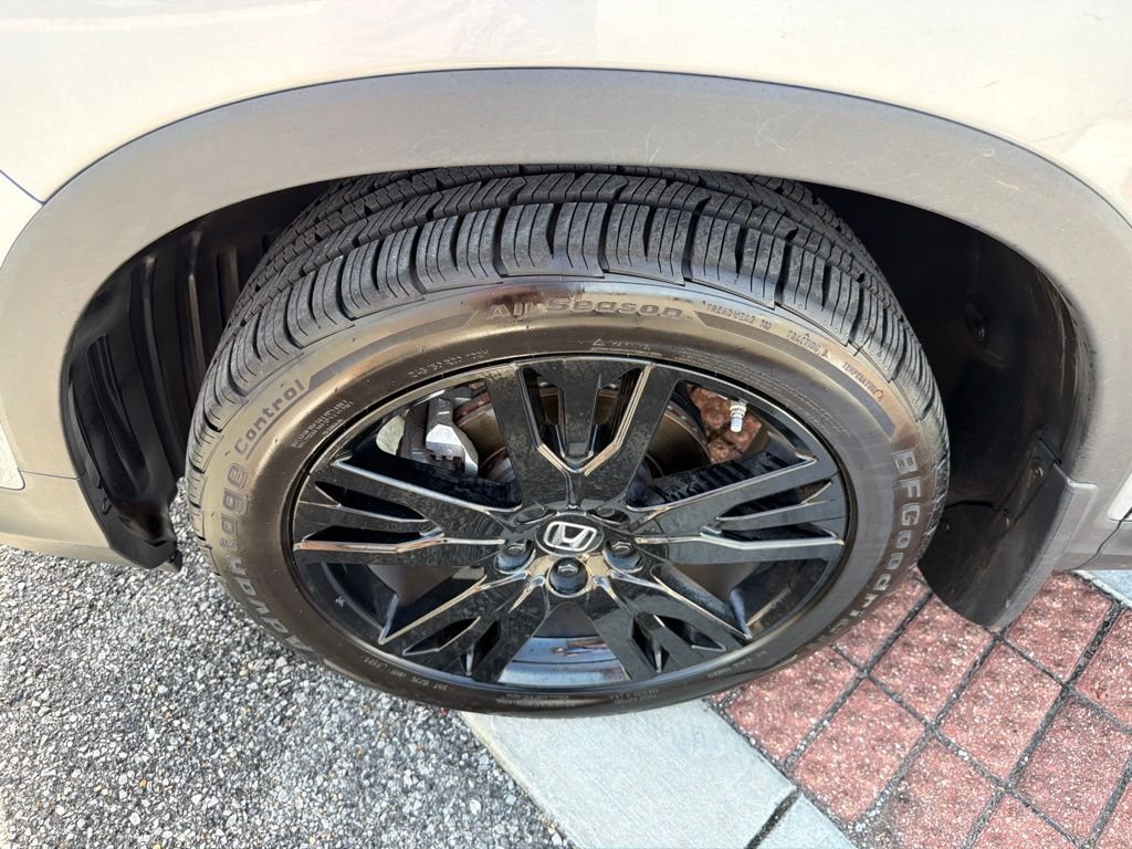 Used 2022 Silver Honda Special Edition image 9