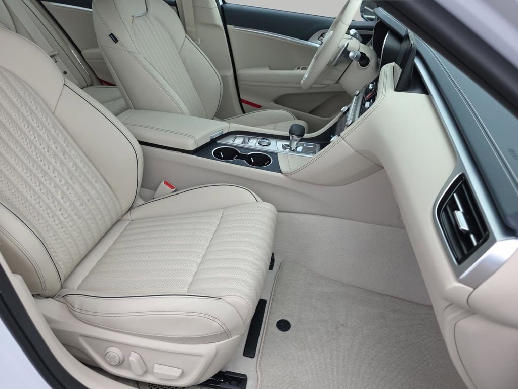 New 2026 White Genesis 2.5T PRESTIGE image 28