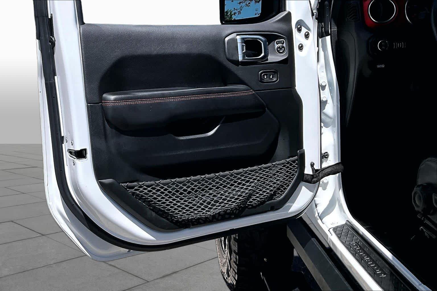 Used 2020 Bright White Clearcoat Jeep Rubicon image 25