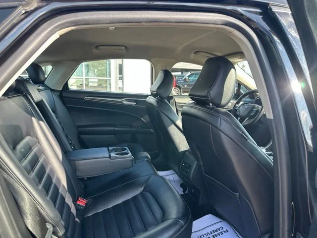 Used 2020 Agate Black Metallic Ford SEL image 15