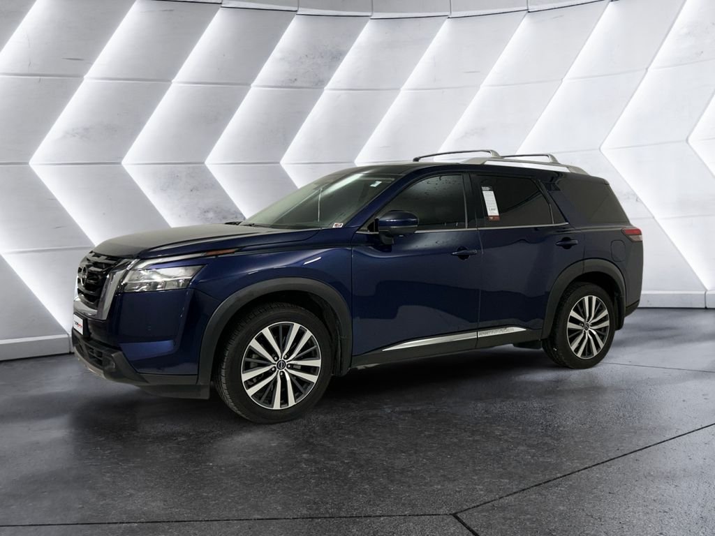 Used 2022 Blue Nissan Platinum image 3