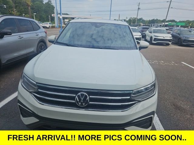 Used 2024 White Volkswagen 2.0T SE image 2