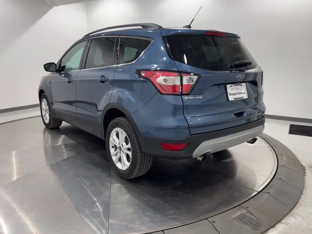 Used 2018 Blue Ford SE image 3