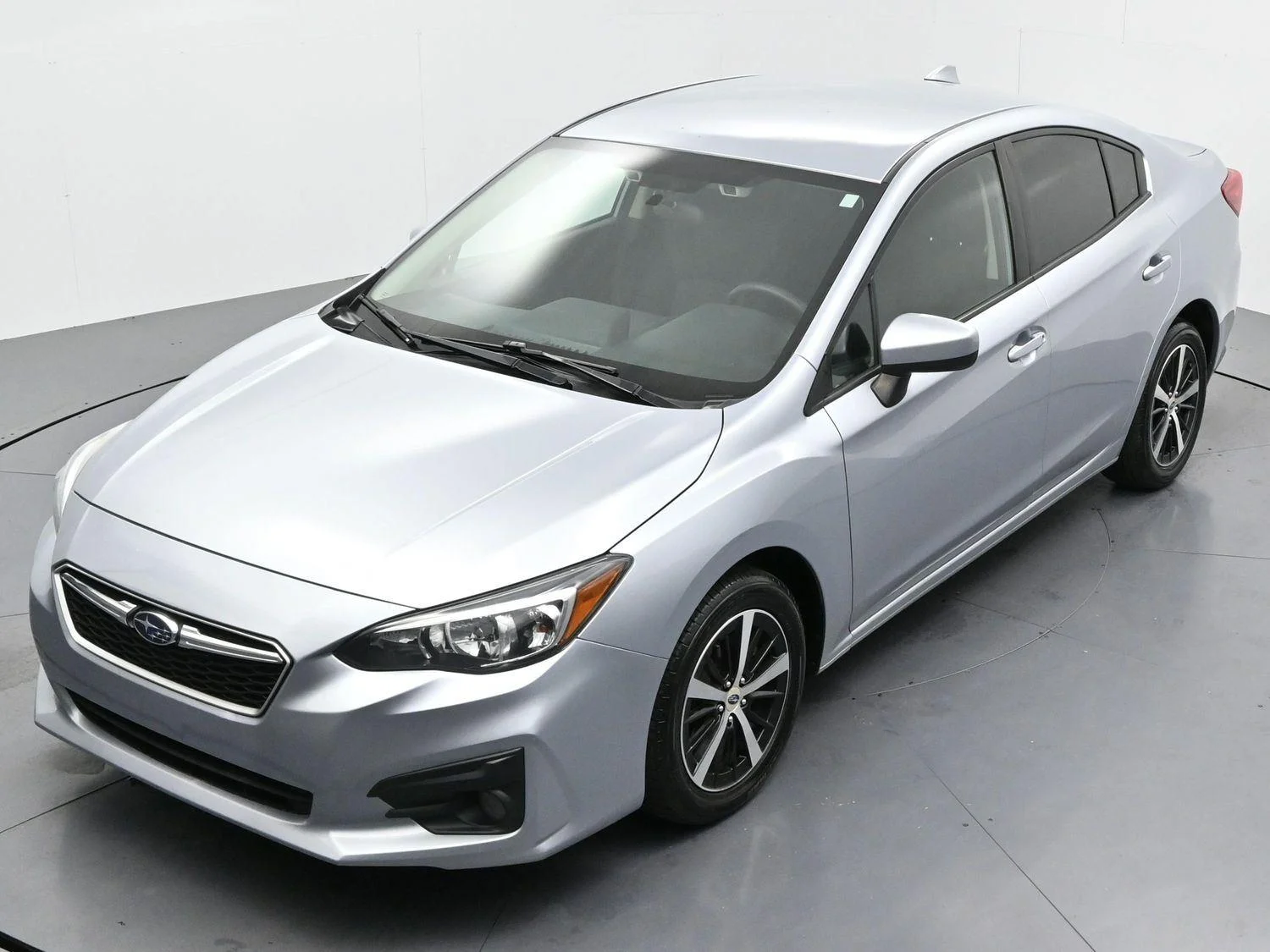 Used 2019 Ice Silver Metallic Subaru Premium image 34