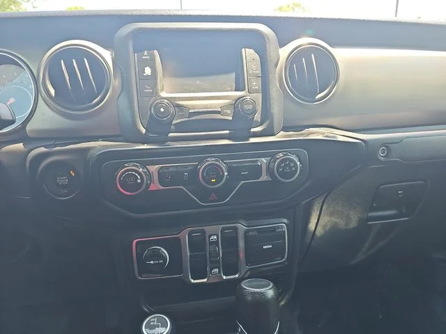 Used 2020 Silver Jeep Sport image 18