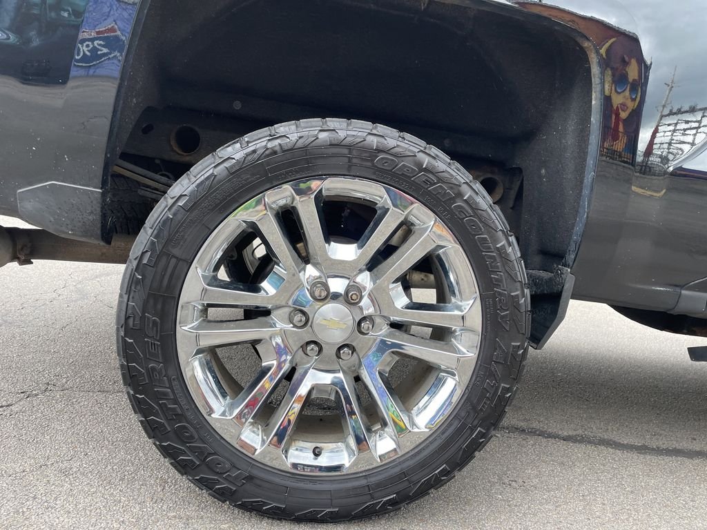 Used 2018 Black Chevrolet High Country image 12