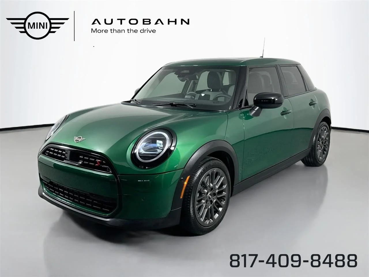 2025 MINI Hardtop Cooper S Signature's photo