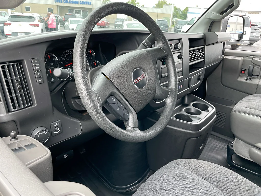 Used 2025 Summit White GMC 2500 image 10