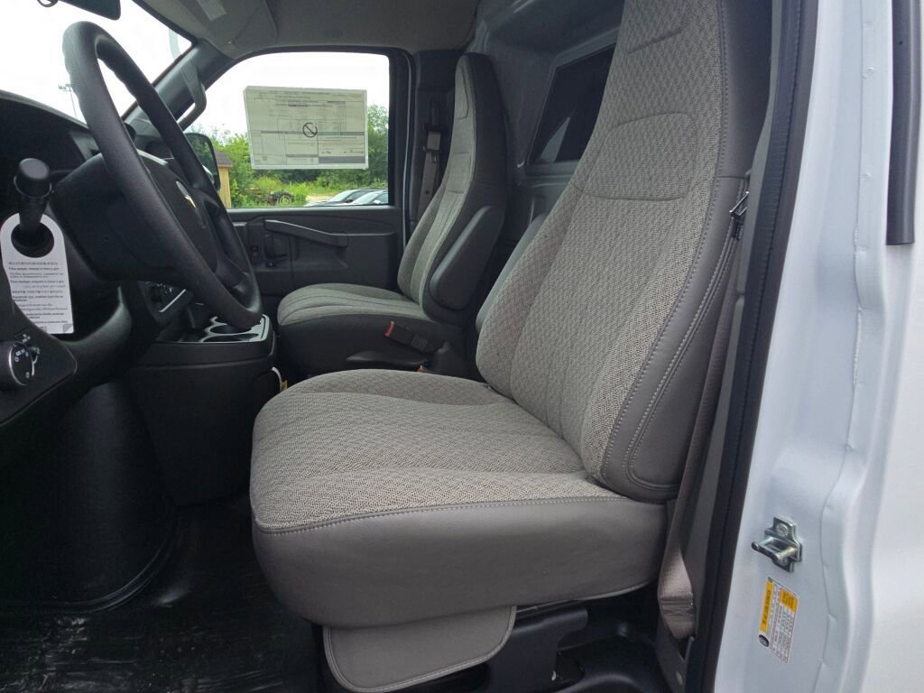 2025 Chevrolet Express Cargo Work Van - Photo 19
