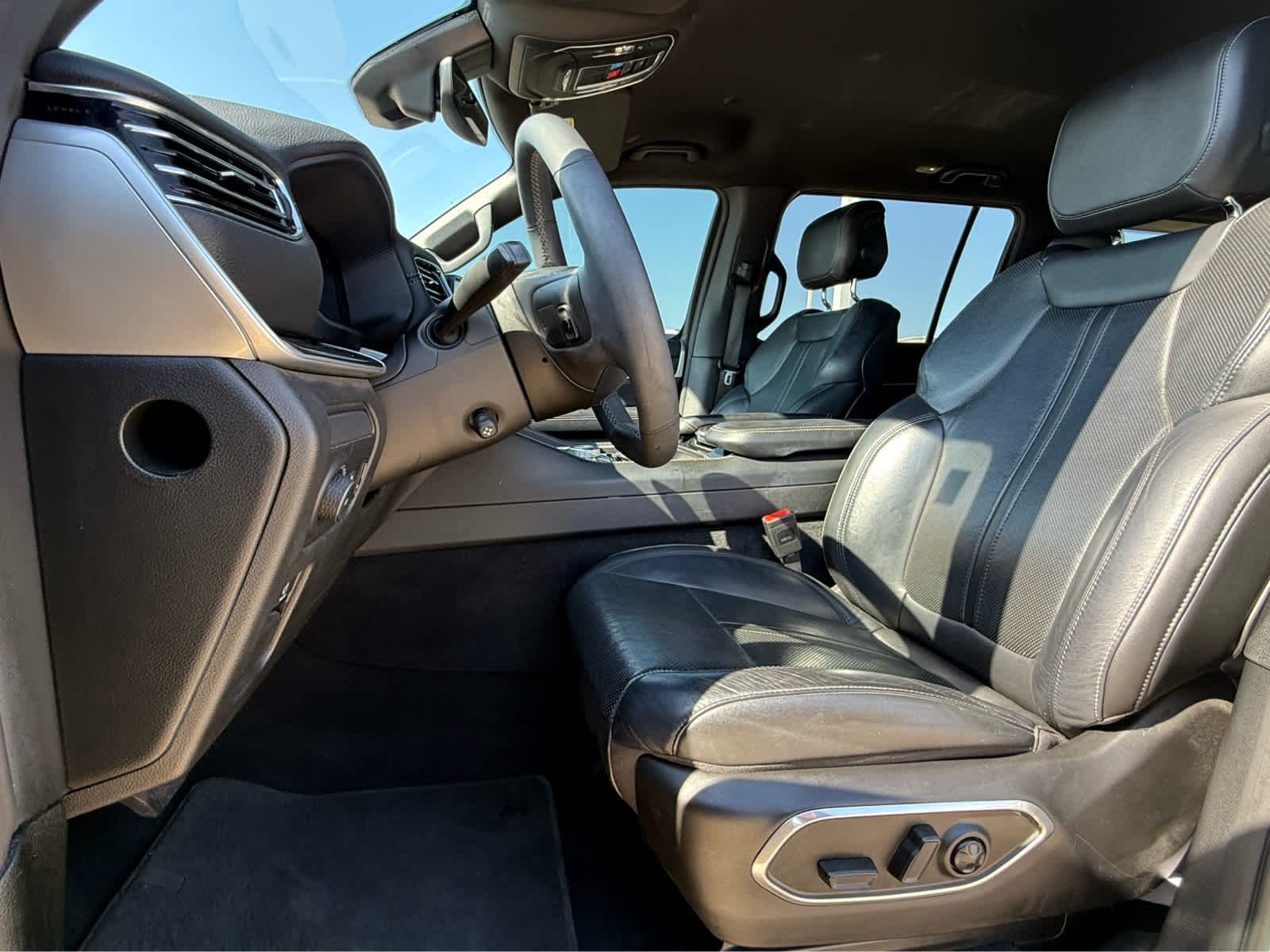 Used 2024 Bright White Clearcoat Jeep  image 21