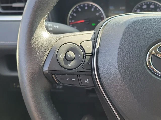 Used 2022 White Toyota XLE image 9