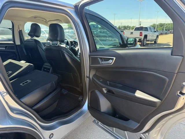 Used 2022 Black Ford SEL image 42