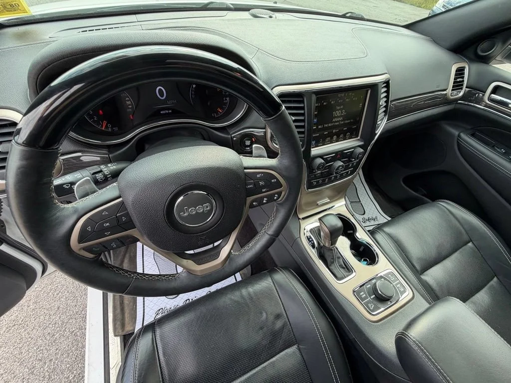 Used 2017 Bright White Clea Jeep Overland image 19