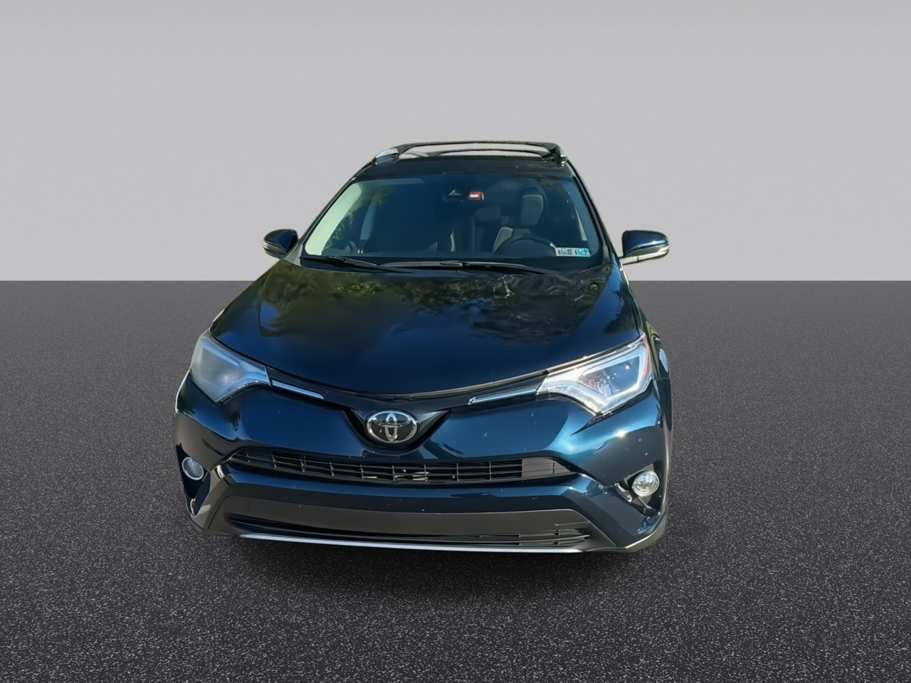 Used 2017 Aqua Toyota XLE image 3