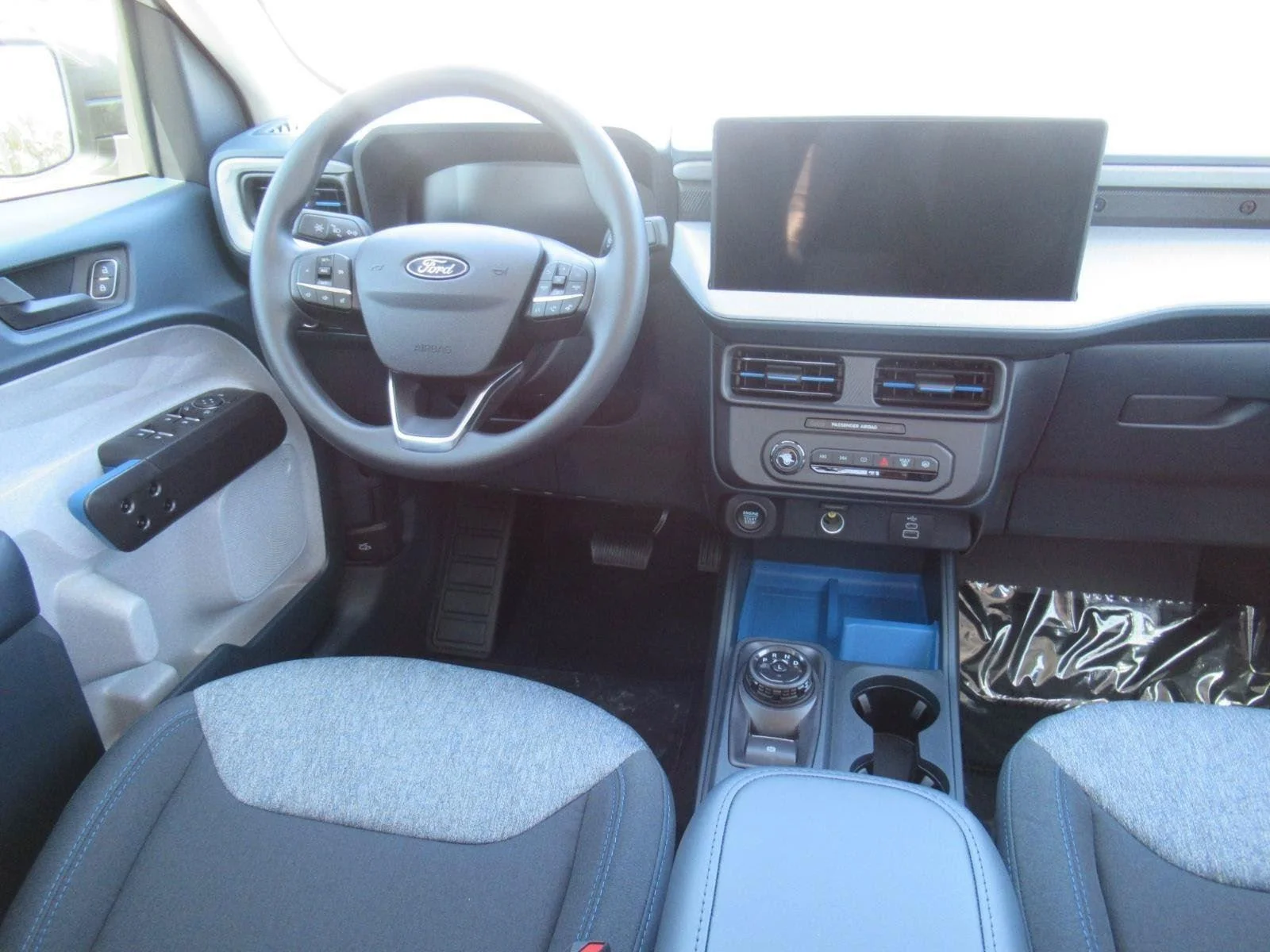 New 2026 Oxford White Ford XLT image 15