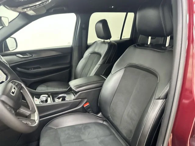 Used 2025 Red Jeep Altitude image 14