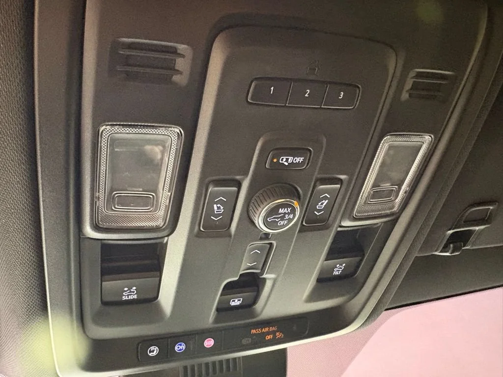 Used 2024 Black Chevrolet High Country image 36