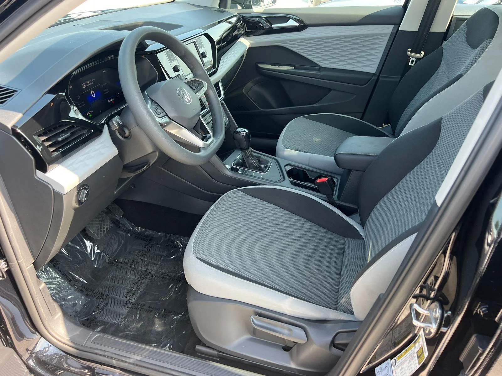 Used 2022 BLACK Volkswagen S image 9