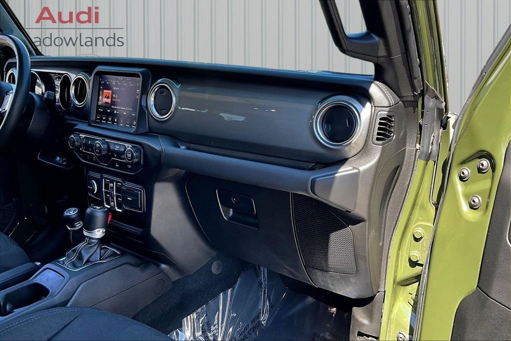 Used 2022 Green Jeep Unlimited Sahara image 26