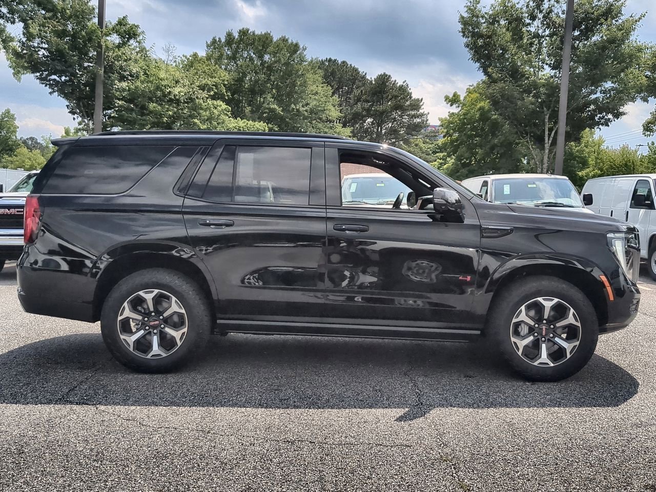 New 2026 Onyx Black GMC AT4 image 9