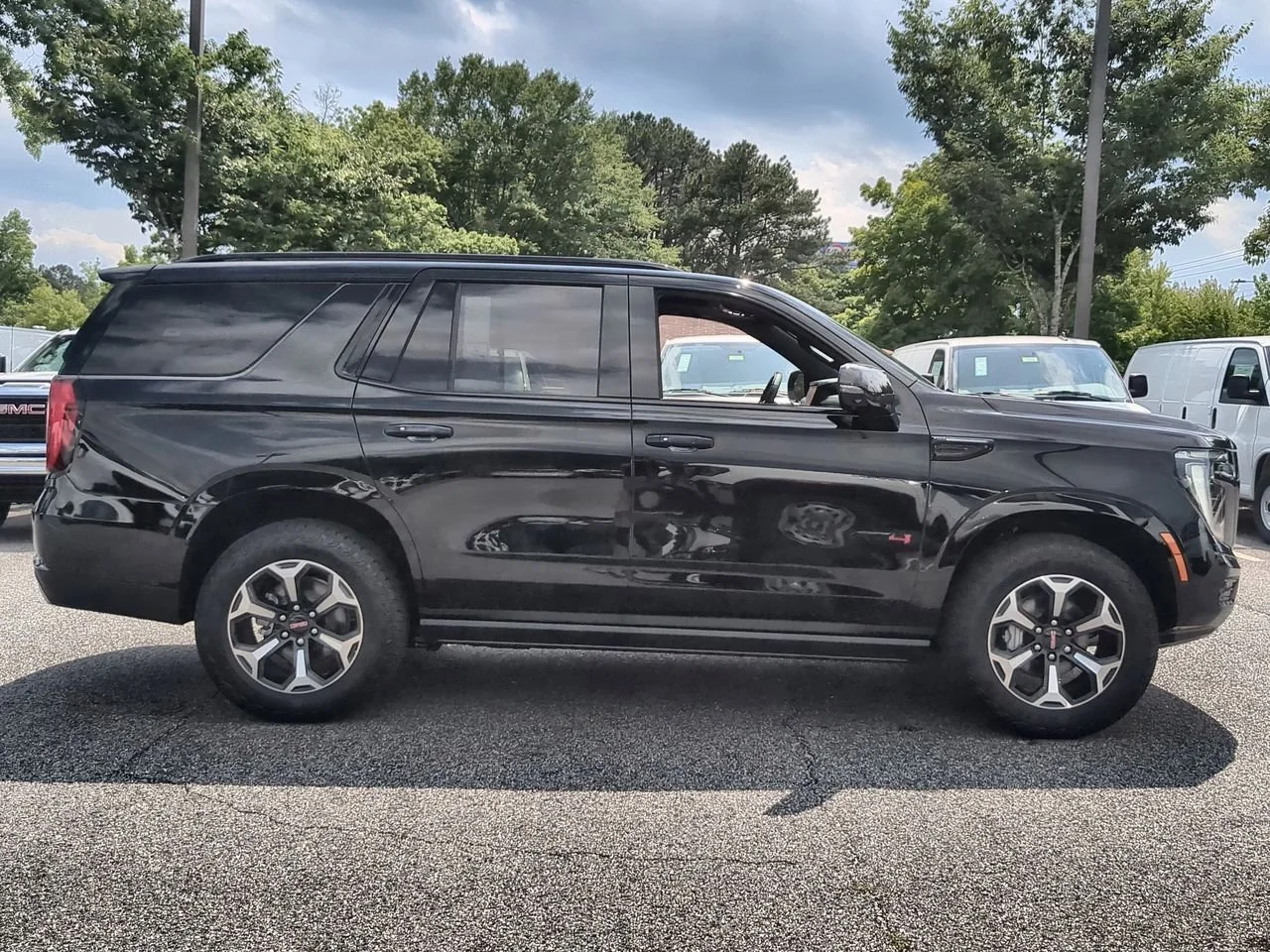 New 2026 Onyx Black GMC AT4 image 9