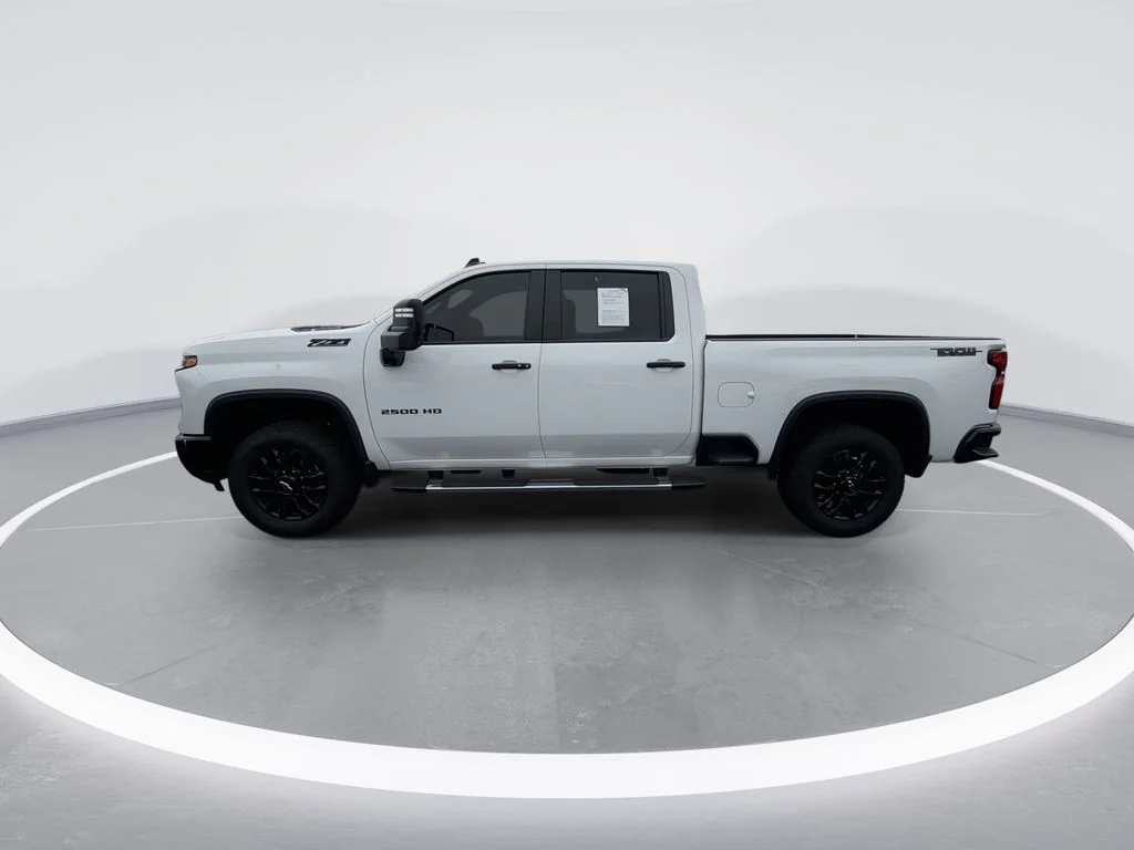 Used 2026 White Chevrolet LT image 5