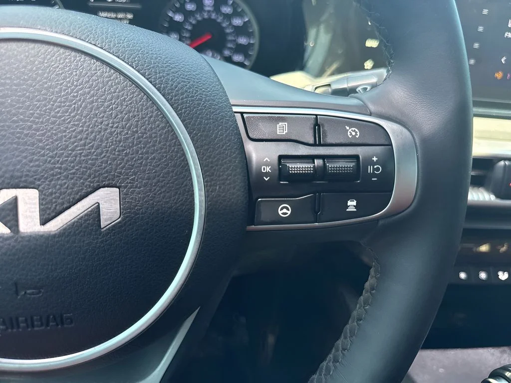 Used 2024 White Kia GT-Line image 15
