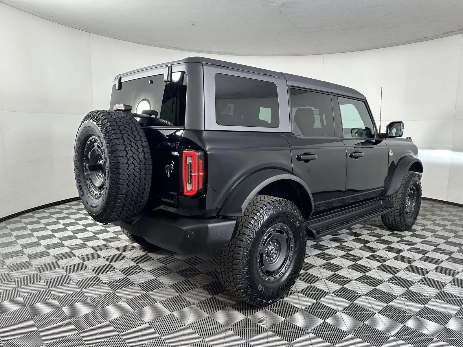 Used 2025 Shadow Black Ford Outer Banks image 22