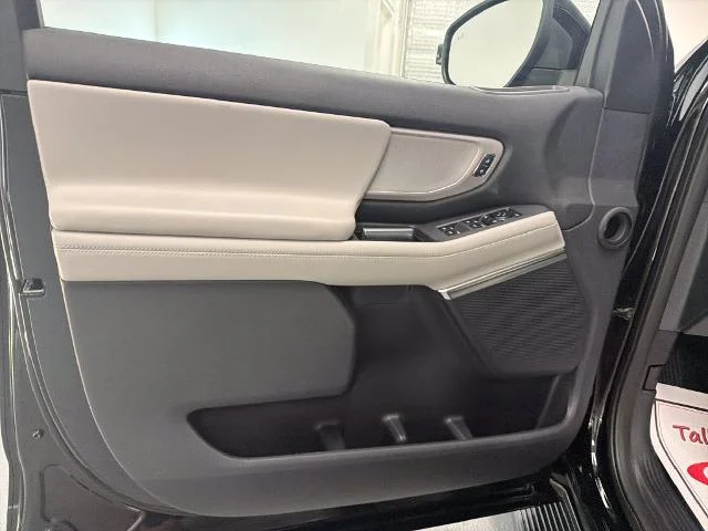 New 2026 Agate Black Metallic Ford MAX Active image 27