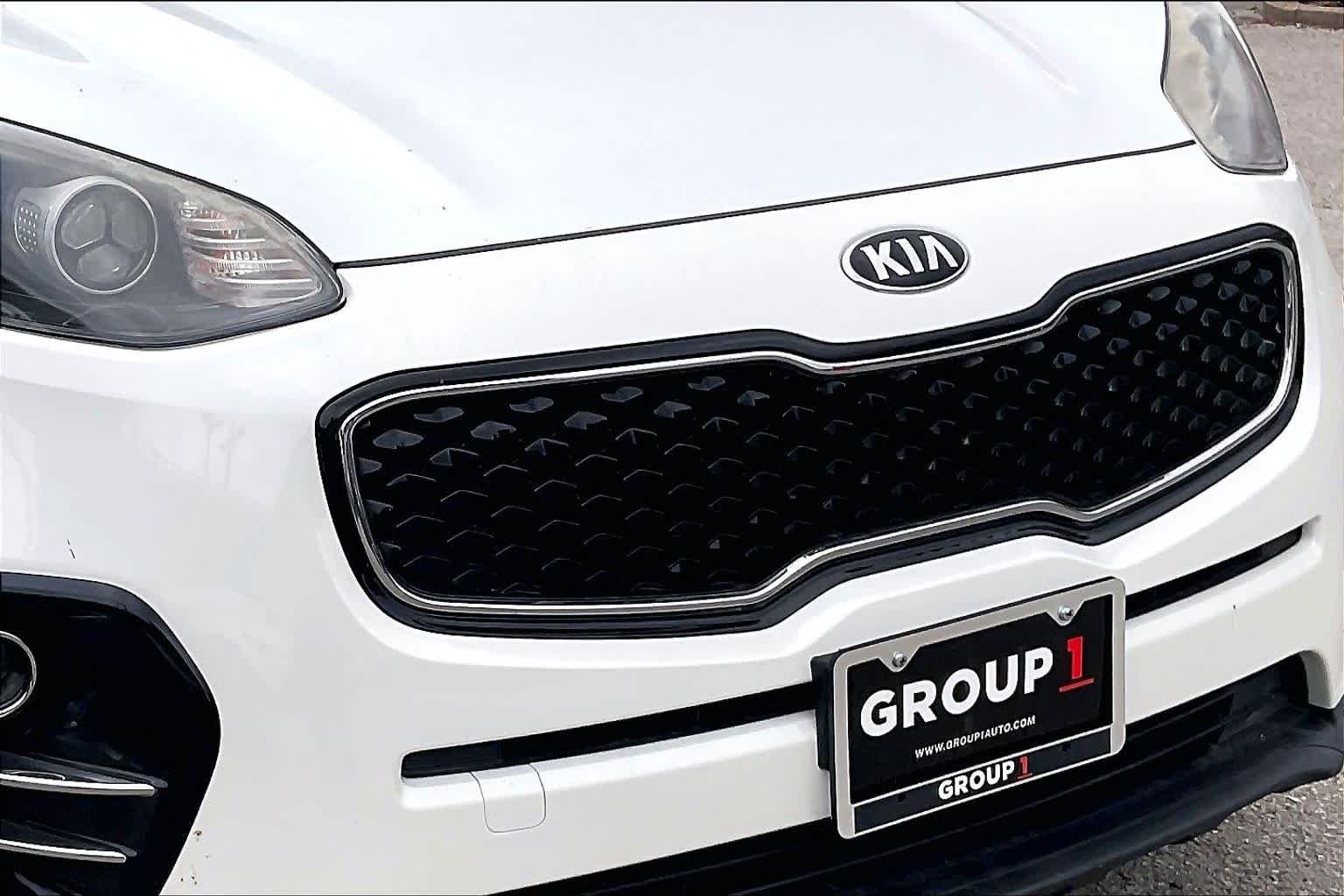 Used 2018 Snow White Pearl Kia EX image 29