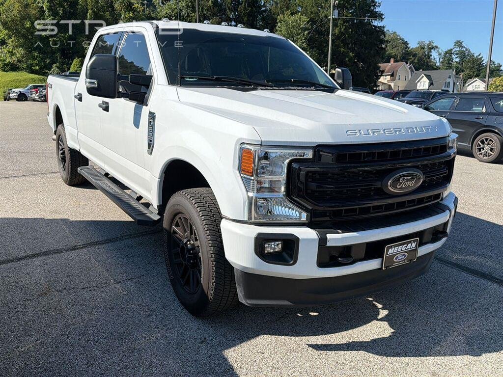Used 2022 Oxford White Ford XLT image 4
