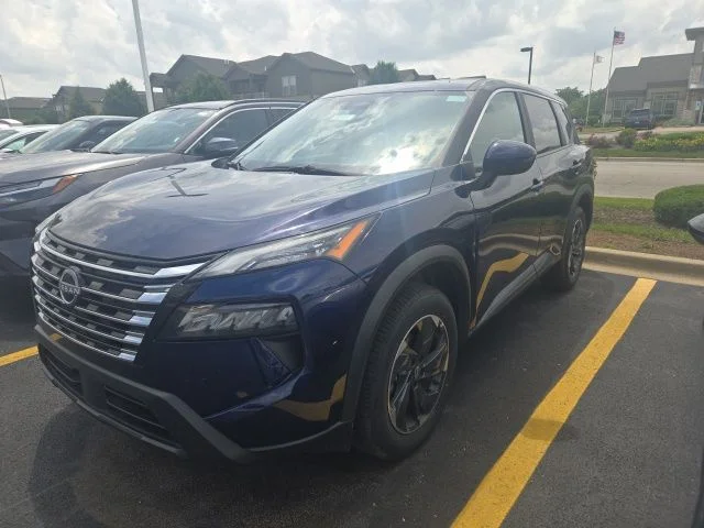 Used 2025 Blue Nissan SV image 3