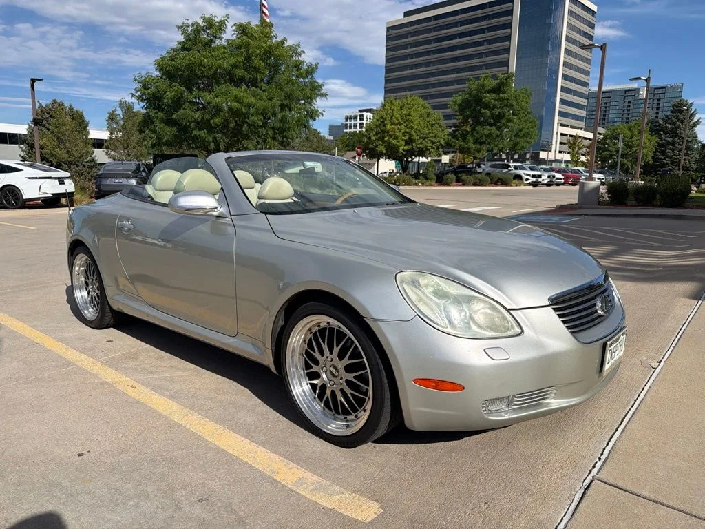 Used 2002 Silver Lexus 430 image 4