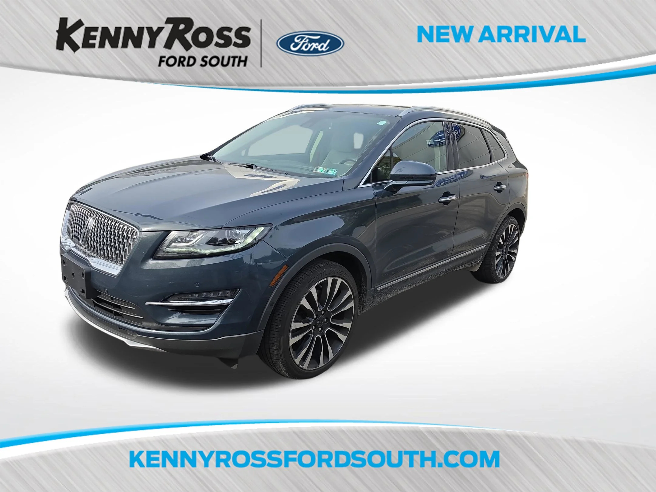 Used 2019 Sea Green Lincoln Reserve image 1