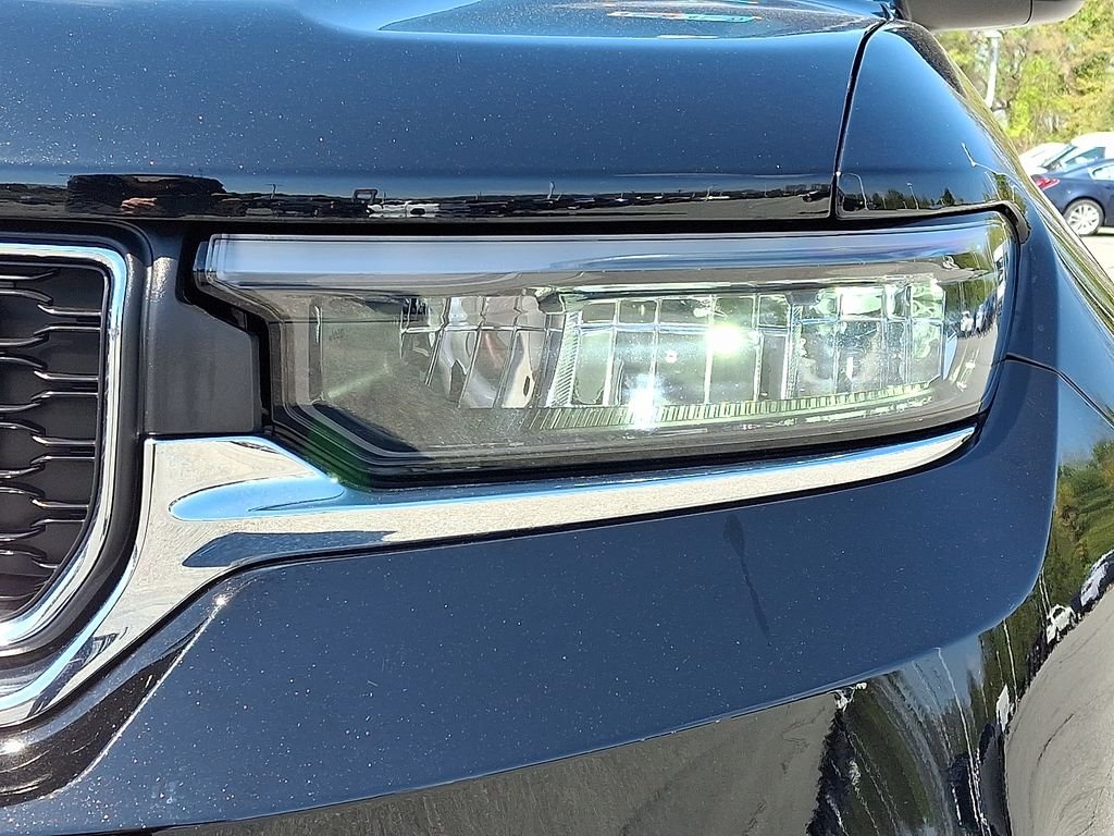 Used 2025 Black Jeep Laredo image 10