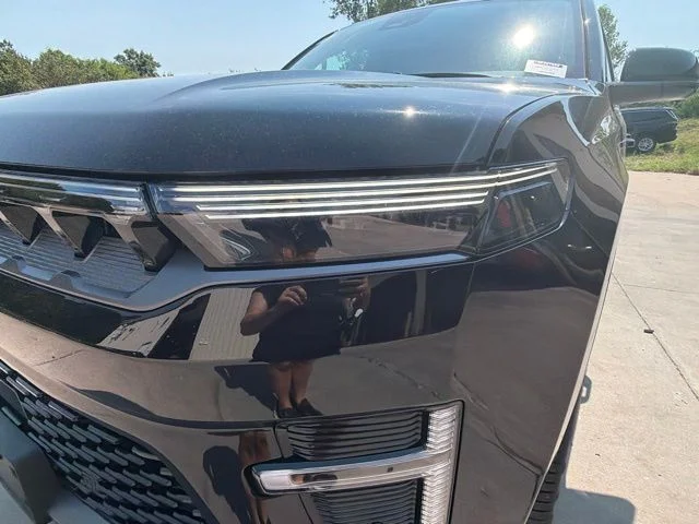 New 2026 High Gloss Black Exterior Paint Jeep Summit Obsidian image 9