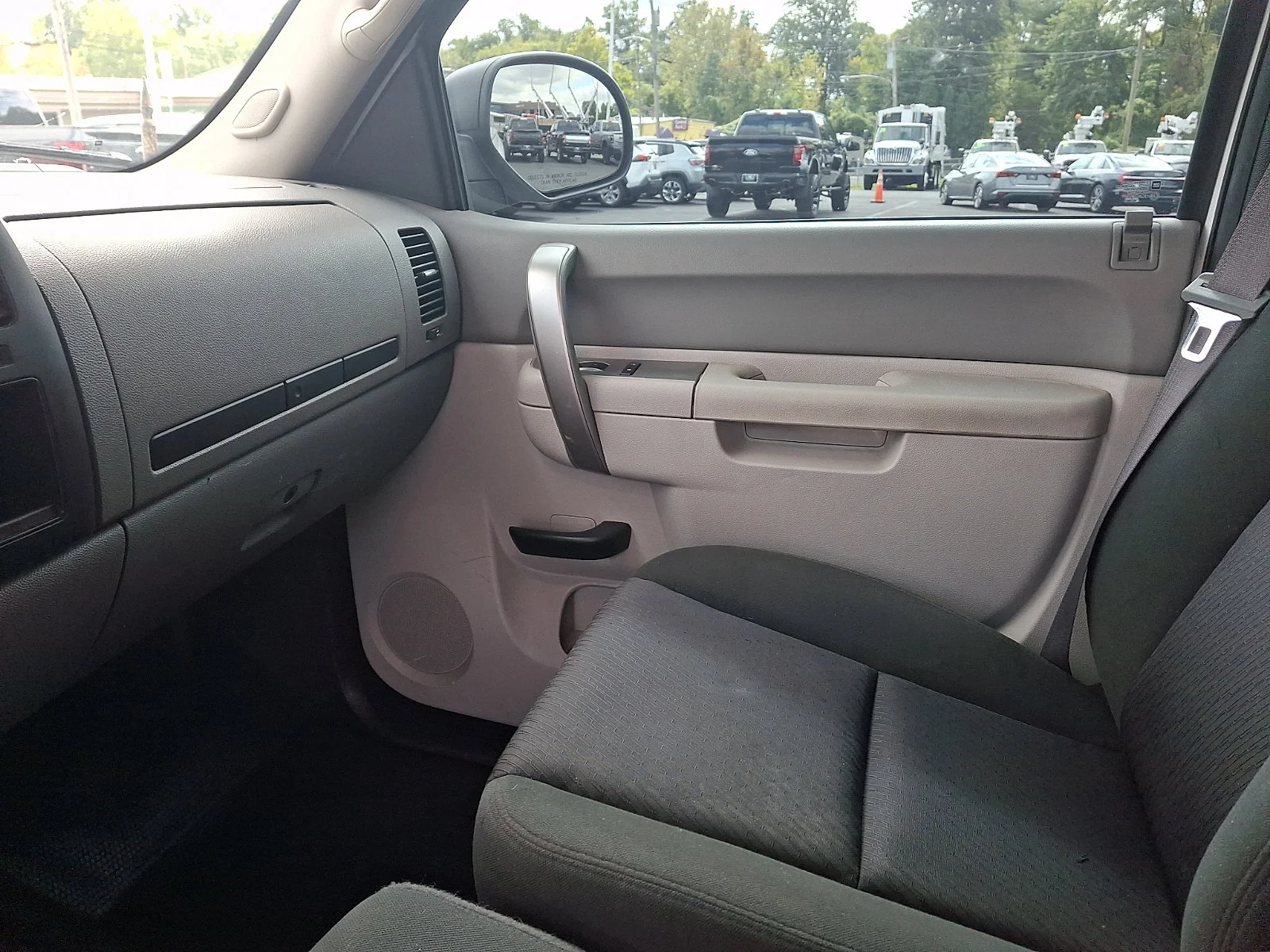 Used 2013 Summit White Chevrolet Work Truck image 16