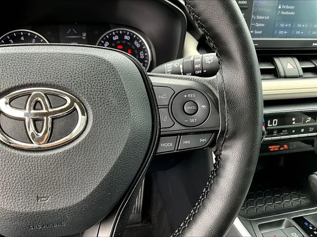 Used 2020 Blue Toyota XLE image 12