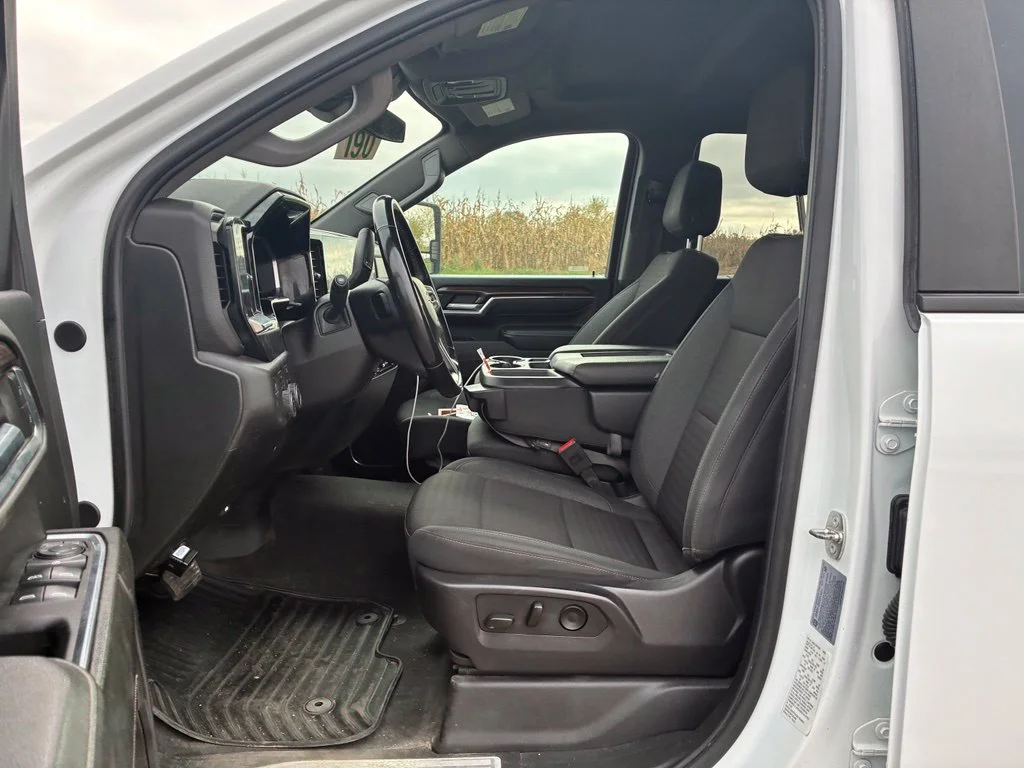 Used 2024 White Chevrolet LT image 9