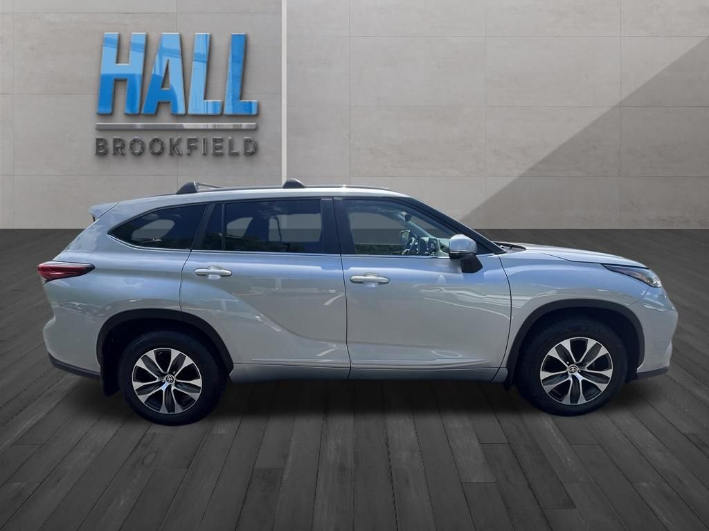 Used 2023 Silver Toyota XLE image 6