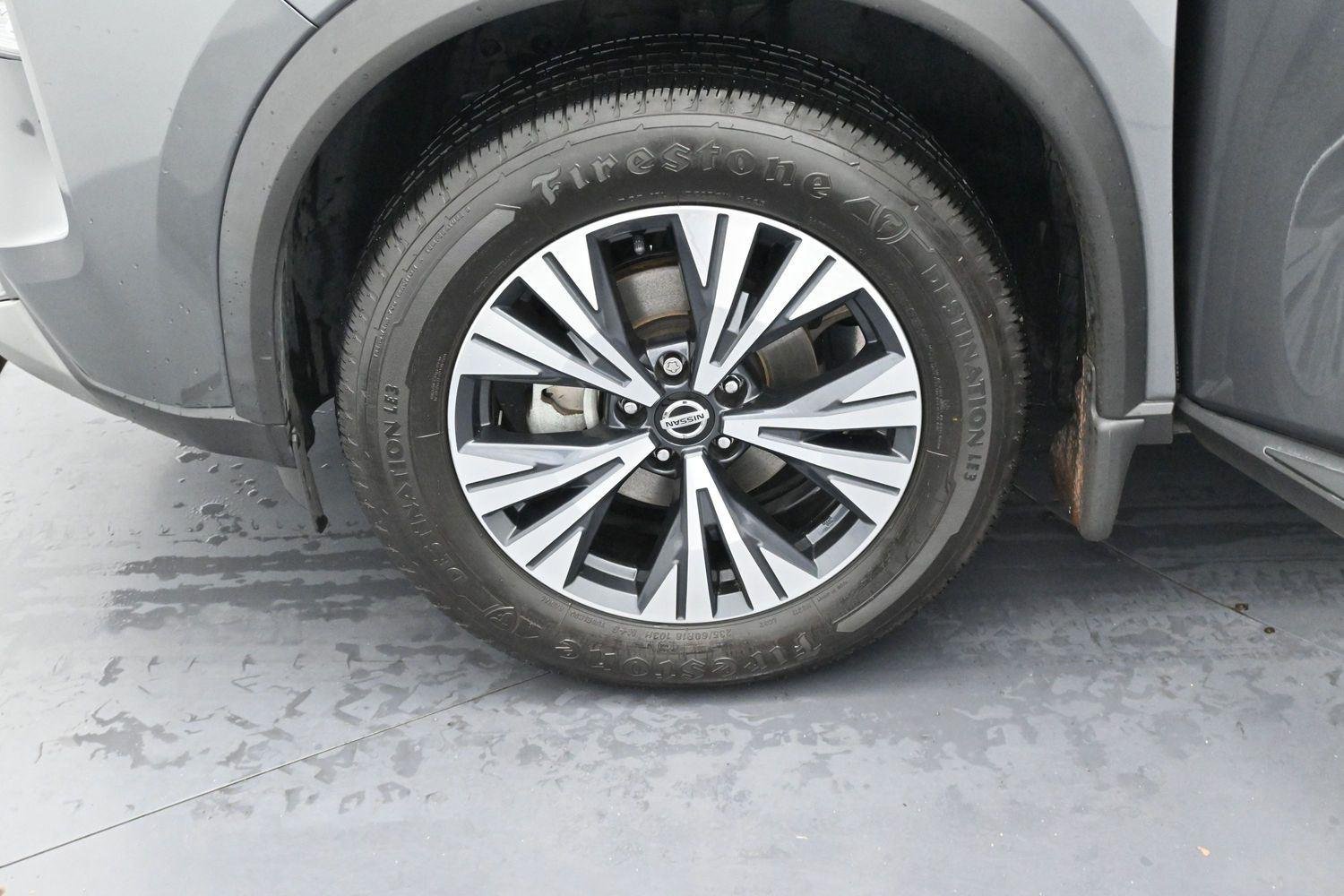 Used 2021 Gun Metallic Nissan SV image 34